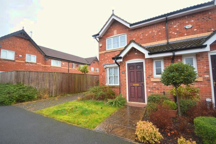 3 Bedroom Semi-Detached House To Rent In Lawnhurst Close, Cheadle Hulme, Cheadle SK8