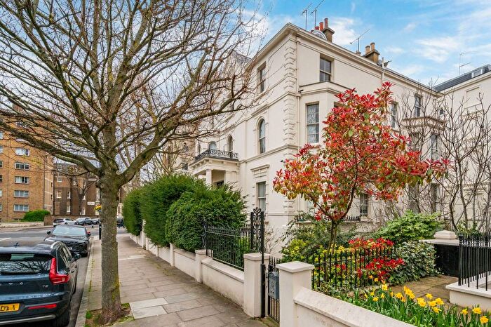 2 Bedroom Flat To Rent In Randolph Road, Little Venice, London, W9