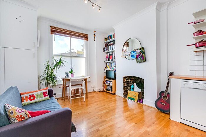 1 Bedroom Flat To Rent In Grafton Road, Kentish Town, NW5