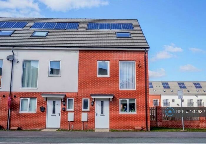 3 Bedroom Semi-Detached House To Rent In Kempston Road, Bedford, MK42