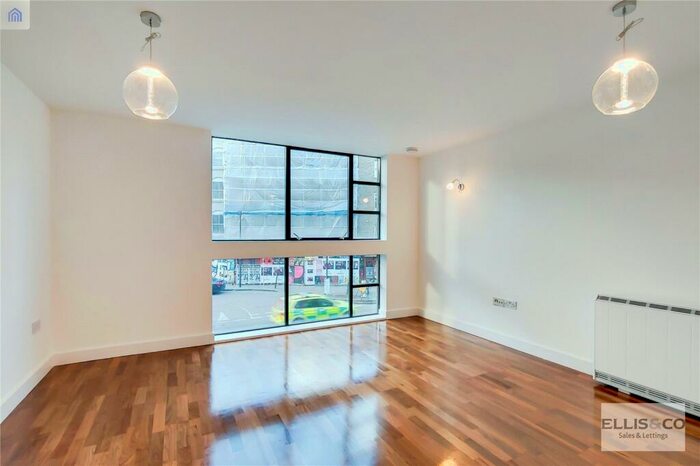 2 Bedroom Apartment To Rent In - The Verge Building, Bethnal Green Road, London, E2