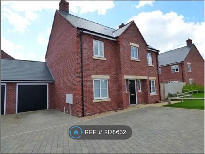 4 Bedroom Detached House To Rent In Weston Hall Lane, Daventry, NN11
