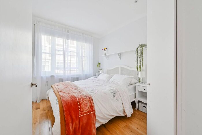 1 Bedroom Flat To Rent In Marylebone Street, Marylebone, London, W1G