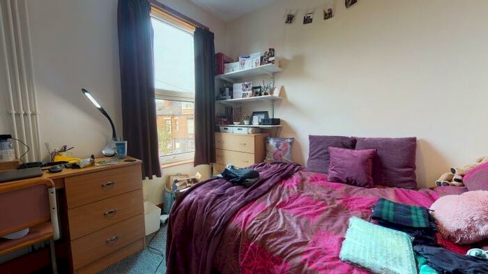 3 Bedroom Property To Rent In Royal Park Grove, Hyde Park, Leeds, LS6