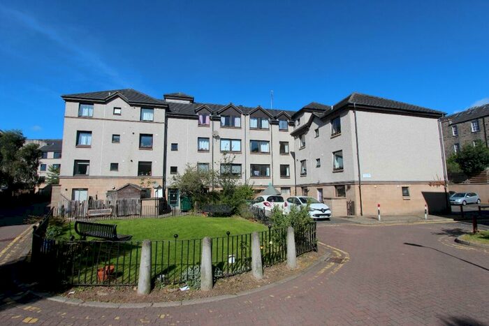 2 Bedroom Flat To Rent In Terrars Croft, Newington, Edinburgh, EH8