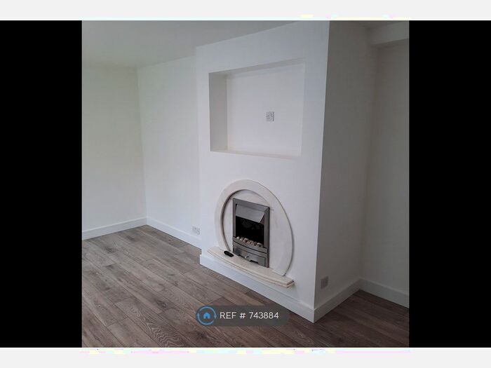 3 Bedroom Flat To Rent In Montrose Crescent, Hamilton, ML3