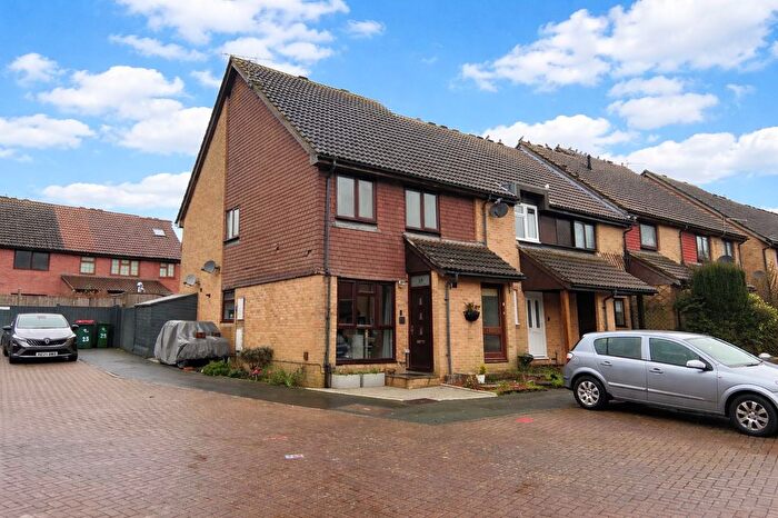 1 Bedroom Maisonette For Sale In Excalibur Close, Ifield, RH11