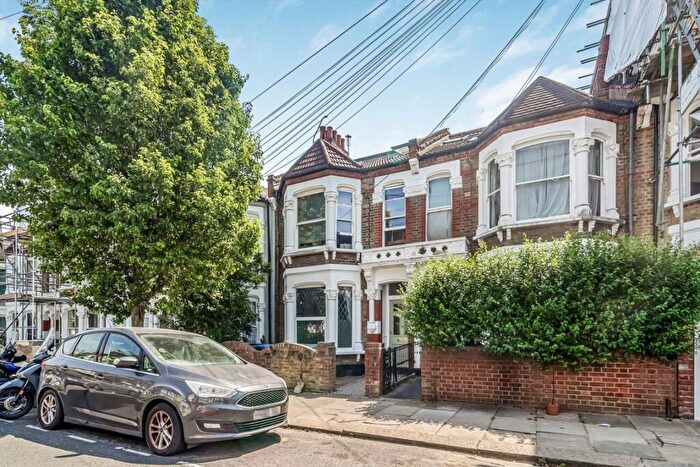 2 Bedroom Flat For Sale In Burrows Road, Kensal Rise, NW10