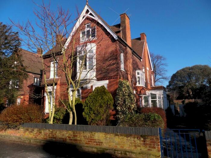 2 Bedroom Flat To Rent In The Grange, Wimbledon, SW19