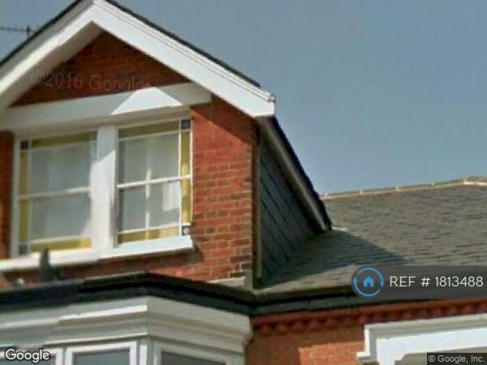 2 Bedroom Flat To Rent In Ravenscroft Park, Barnet, EN5