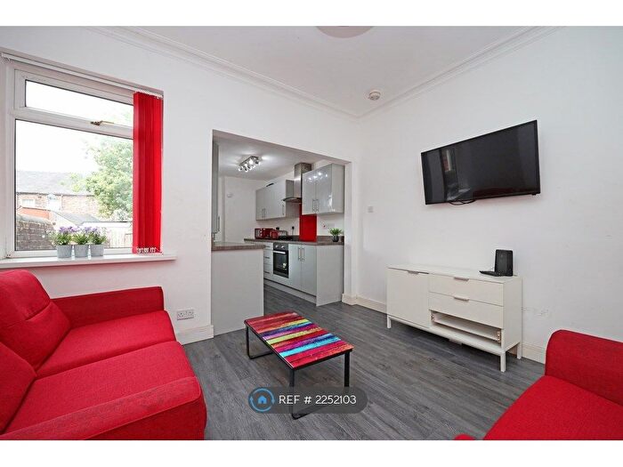 4 Bedroom Terraced House To Rent In Boughey Road, Stoke-On-Trent, ST4