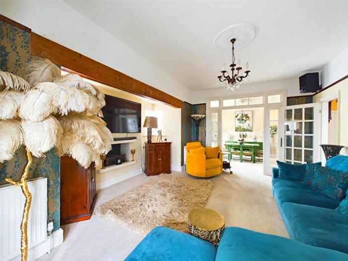 4 Bedroom Detached House For Sale In Oakdale Road, Carlton, Nottingham, NG4