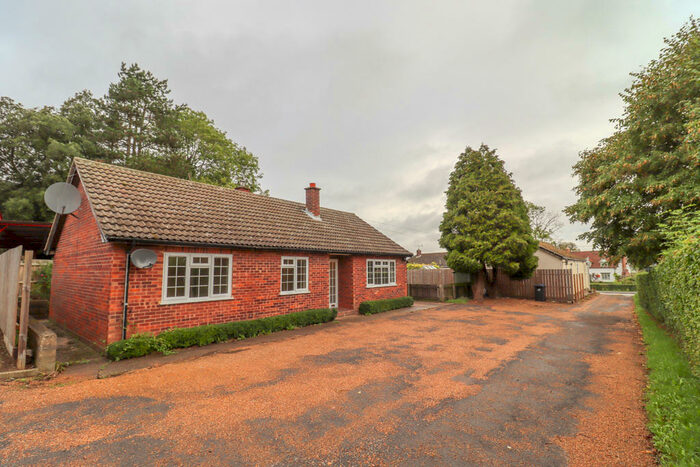 2 Bedroom Detached Bungalow To Rent In The Bungalow High Street, Cheveley, Newmarket, CB8