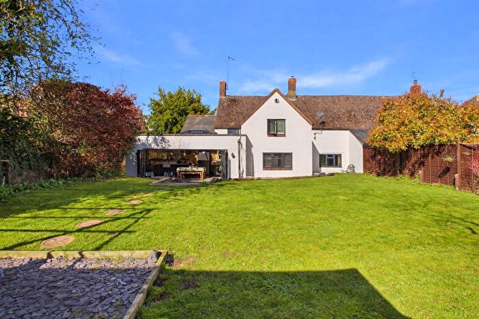 4 Bedroom Semi Detached House For Sale In High Street, Blisworth, NN7