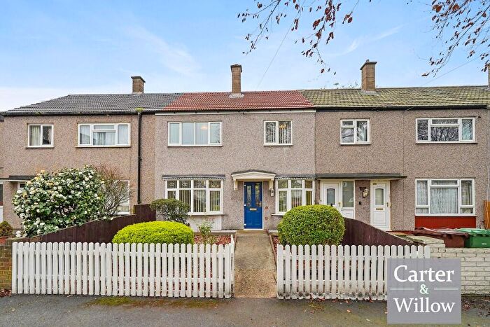 3 Bedroom Terraced House For Sale In Curzon Crescent, Barking, IG11