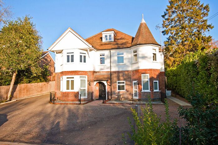 2 Bedroom Flat For Sale In Beulah Place, Common Road, Chorleywood, WD3