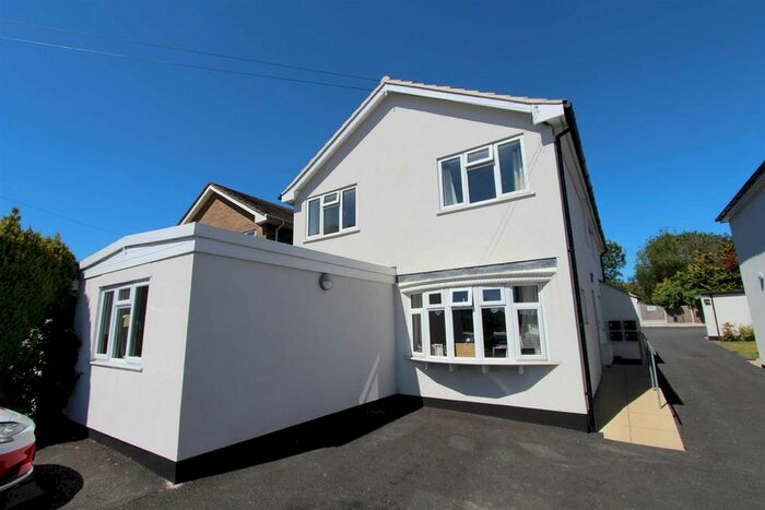 1 Bedroom Flat To Rent In Rayleigh Road, Eastwood, Leigh-On-Sea, SS9