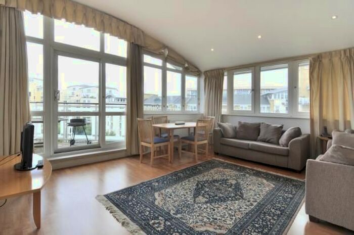 2 Bedroom Flat To Rent In Woodland Crescent, London, SE16