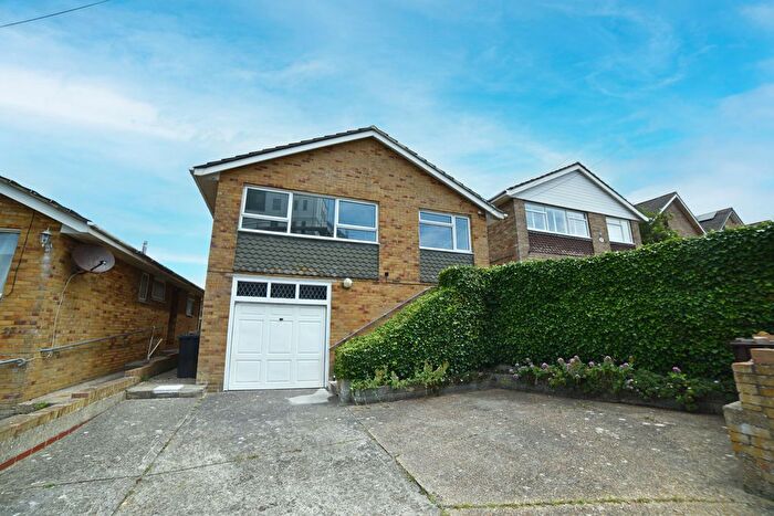 3 Bedroom Bungalow To Rent In Wicklands Avenue, Brighton, BN2