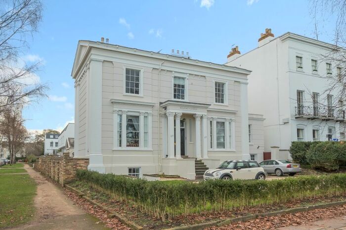 2 Bedroom Flat To Rent In Pittville Lawn, Cheltenham, GL52