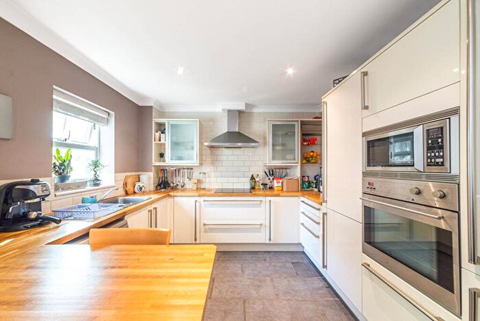 2 Bedroom Flat For Sale In Northpoint Square, Camden, London, NW1