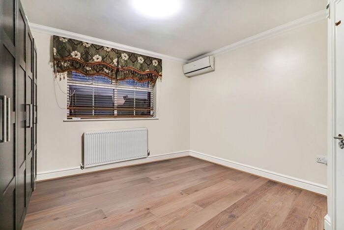 4 Bedroom Town House To Rent In Clay Lane, Harrow, HA3