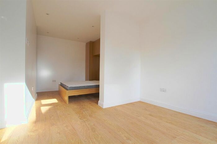 Property To Rent In Tavistock Avenue, Perivale, Greenford, UB6