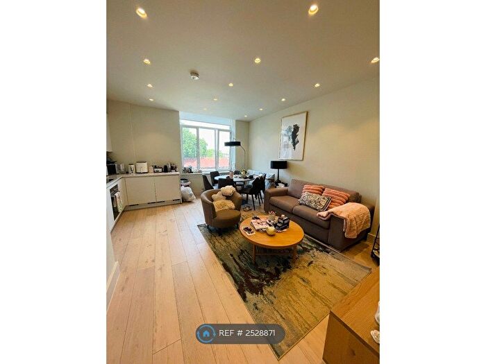 2 Bedroom Flat To Rent In Tower View House, London, E2