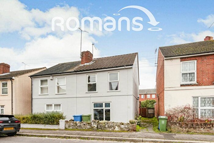 3 Bedroom Semi-Detached House To Rent In Vine Street, Aldershot, GU11