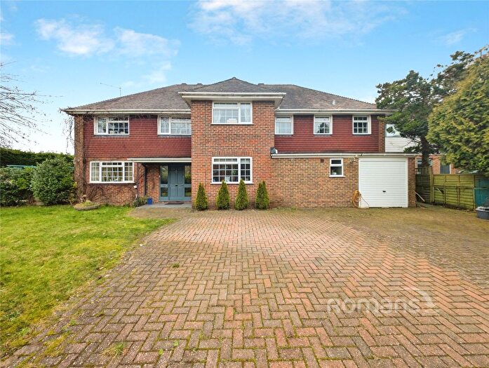 5 Bedroom Detached House For Sale In Swiss Close, Wrecclesham, Farnham, GU10