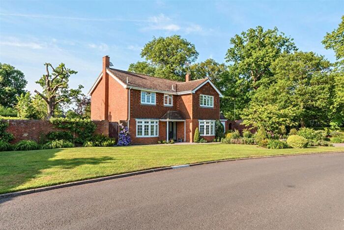 4 Bedroom Detached House For Sale In The Ridings, East Horsley, KT24