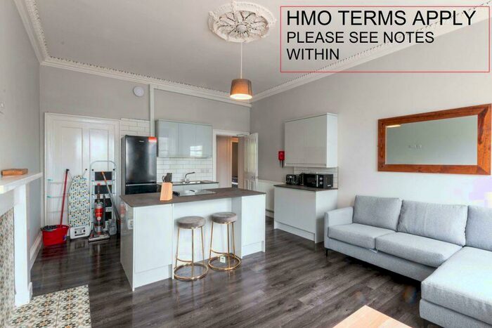 3 Bedroom Flat To Rent In P &# Chapel Street, Edinburgh, EH8