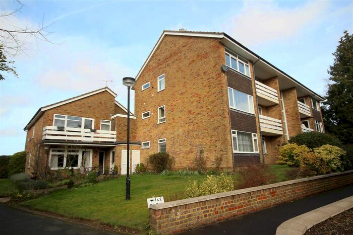 2 Bedroom Flat To Rent In Warren Road, Guildford GU1