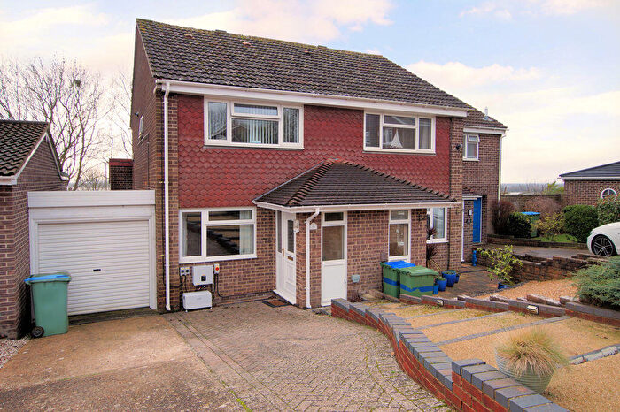 2 Bedroom Semi-Detached House For Sale In Kilmiston Drive, Portchester, PO16