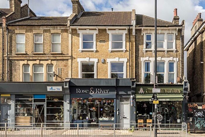 3 Bedroom Flat To Rent In Brockley Road, Brockley, SE4