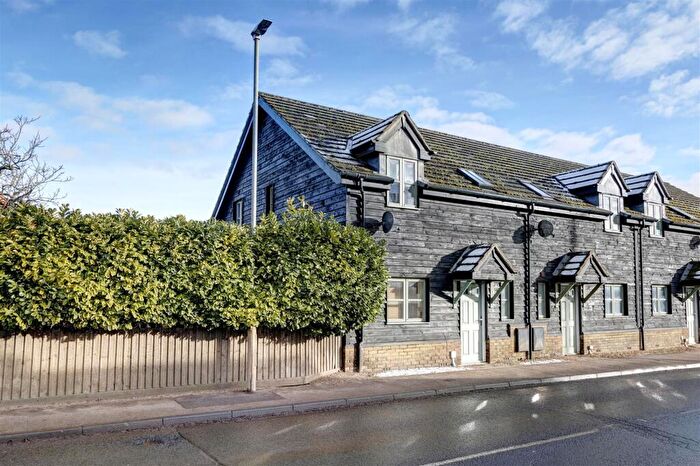 3 Bedroom End Of Terrace House For Sale In Hop Row, Haddenham, Ely, CB6