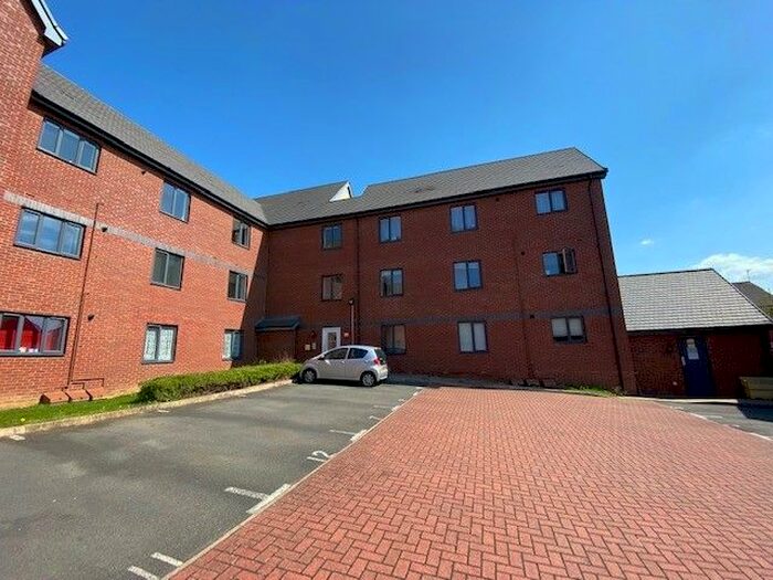 2 Bedroom Flat To Rent In Kirkistown Close, Rugby, CV21