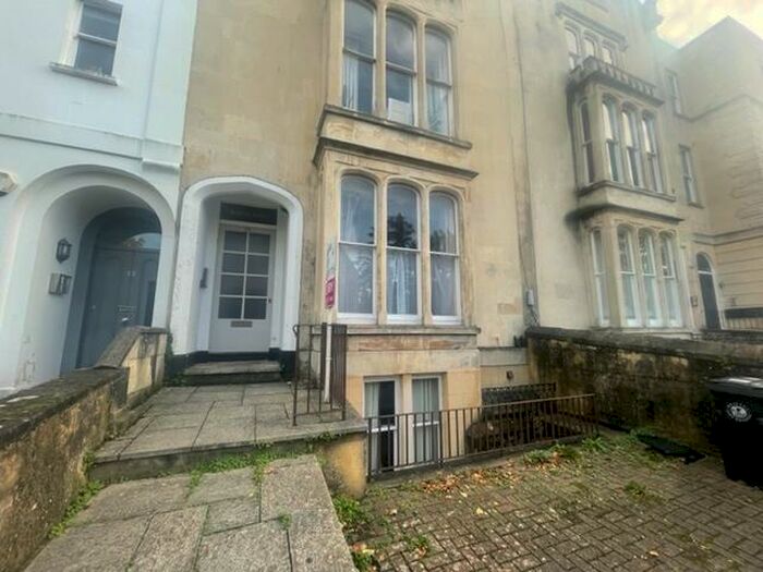 1 Bedroom Apartment To Rent In Oakfield Road, Clifton, Bristol, BS8