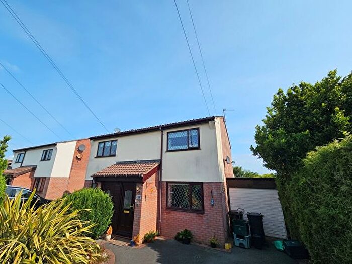2 Bedroom Semi-Detached House To Rent In Fron Uchaf, Colwyn Bay, LL29