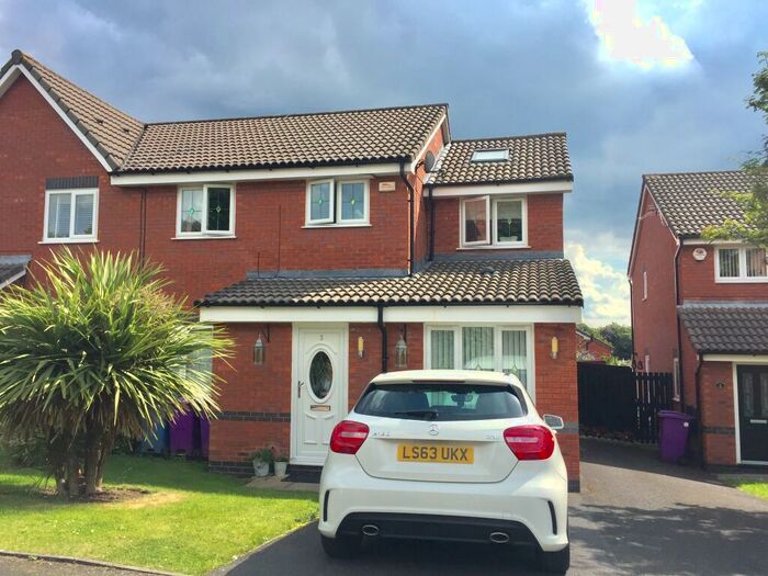 4 Bedroom House To Rent In Hollins Close, L15