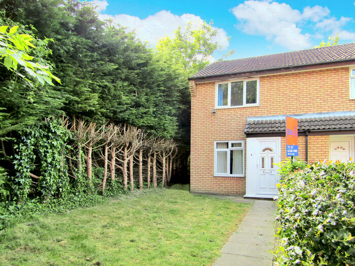 2 Bedroom End Of Terrace House To Rent In Webburn Gardens, West End, SO18