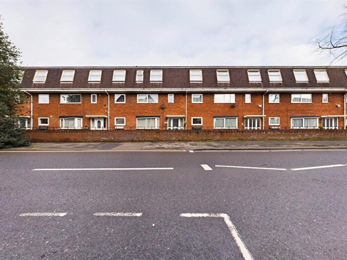 2 Bedroom Flat To Rent In Wycliffe Court, Urmston, Trafford, M41
