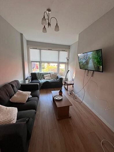 6 Bedroom Semi Detached House To Rent In Royal Park Avenue, Leeds, LS6