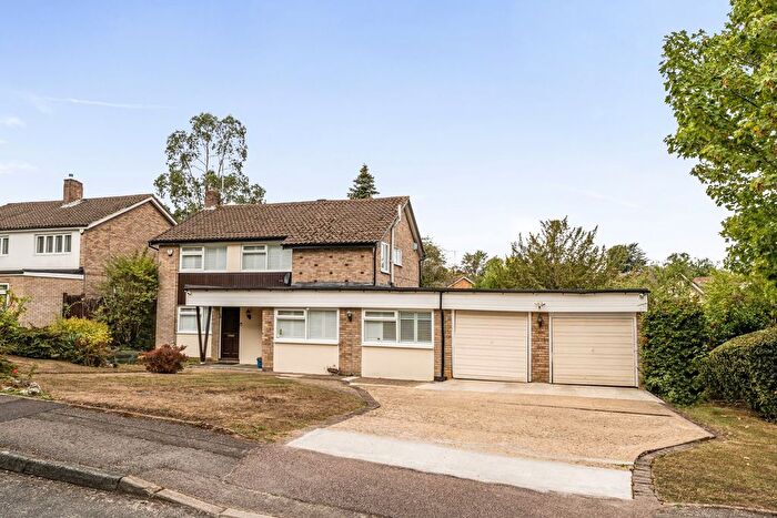 4 Bedroom Detached House For Sale In Paynesfield Road, Bushey Heath, WD23