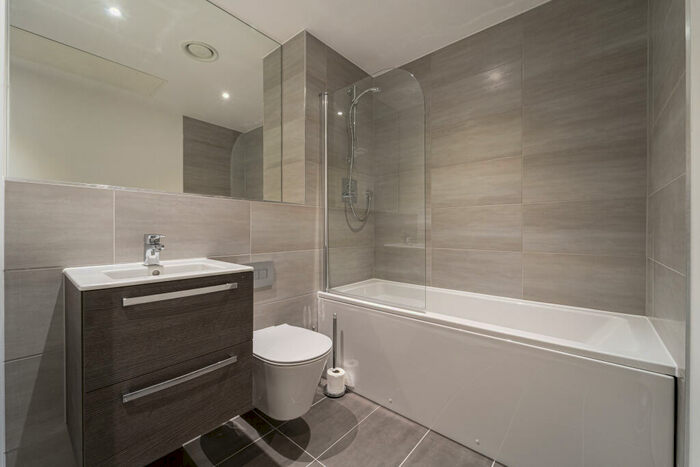 1 Bedroom Flat To Rent In New Eton House, Bath Road, Slough, SL1