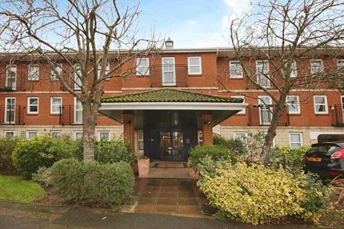 2 Bedroom Apartment For Sale In Churchfield Court (Reigate), Reigate, RH2