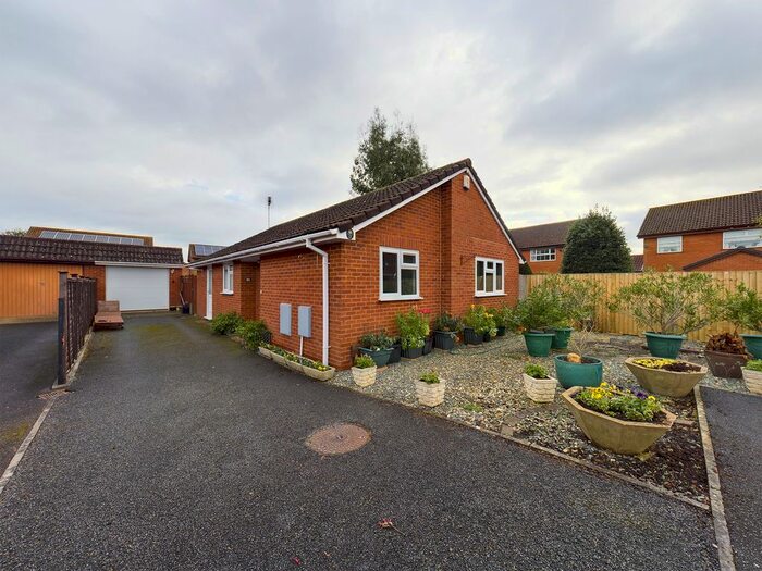 3 Bedroom Bungalow To Rent In Highbank Park, Longford, Gloucestershire GL2