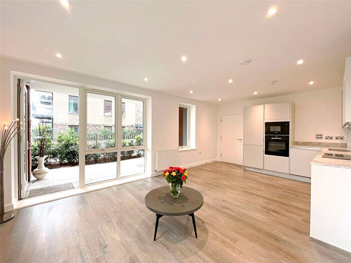 1 Bedroom Flat To Rent In St. Andrews Way, Watford, Hertfordshire, WD19