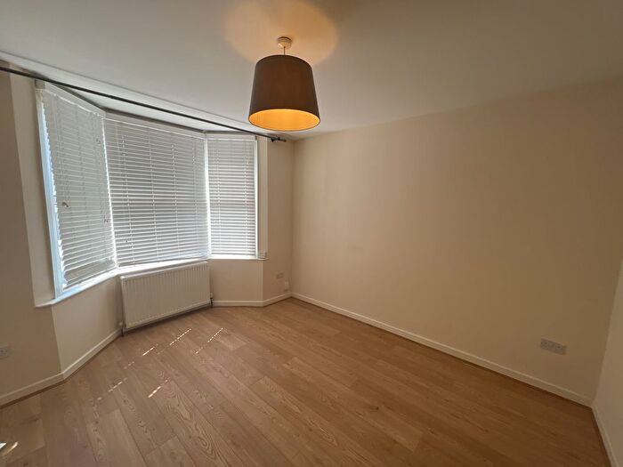 3 Bedroom End Of Terrace House To Rent In Lees Road, Hillingdon, Uxbridge, UB8