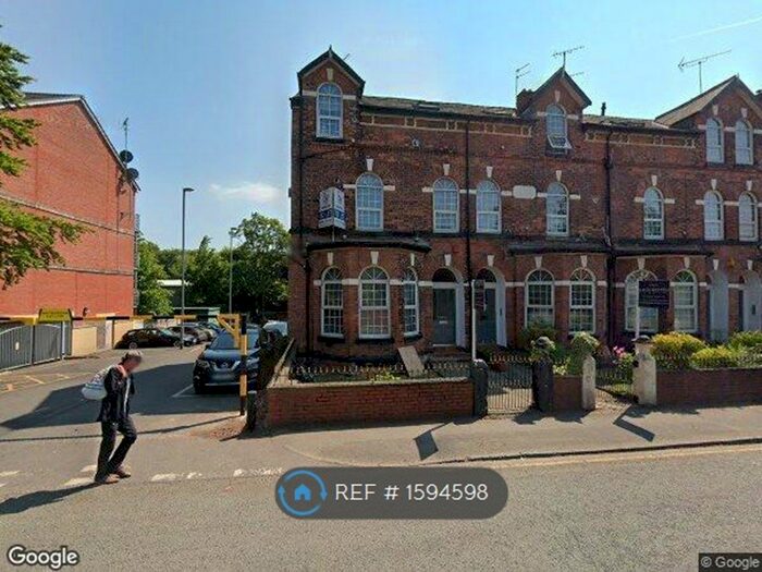 2 Bedroom Flat To Rent In Prestwich, Manchetser, M25